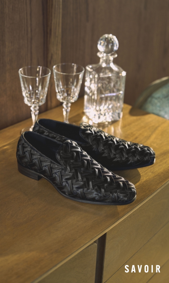 Men's Fashion Shoes category. Image features the Savoir in black.