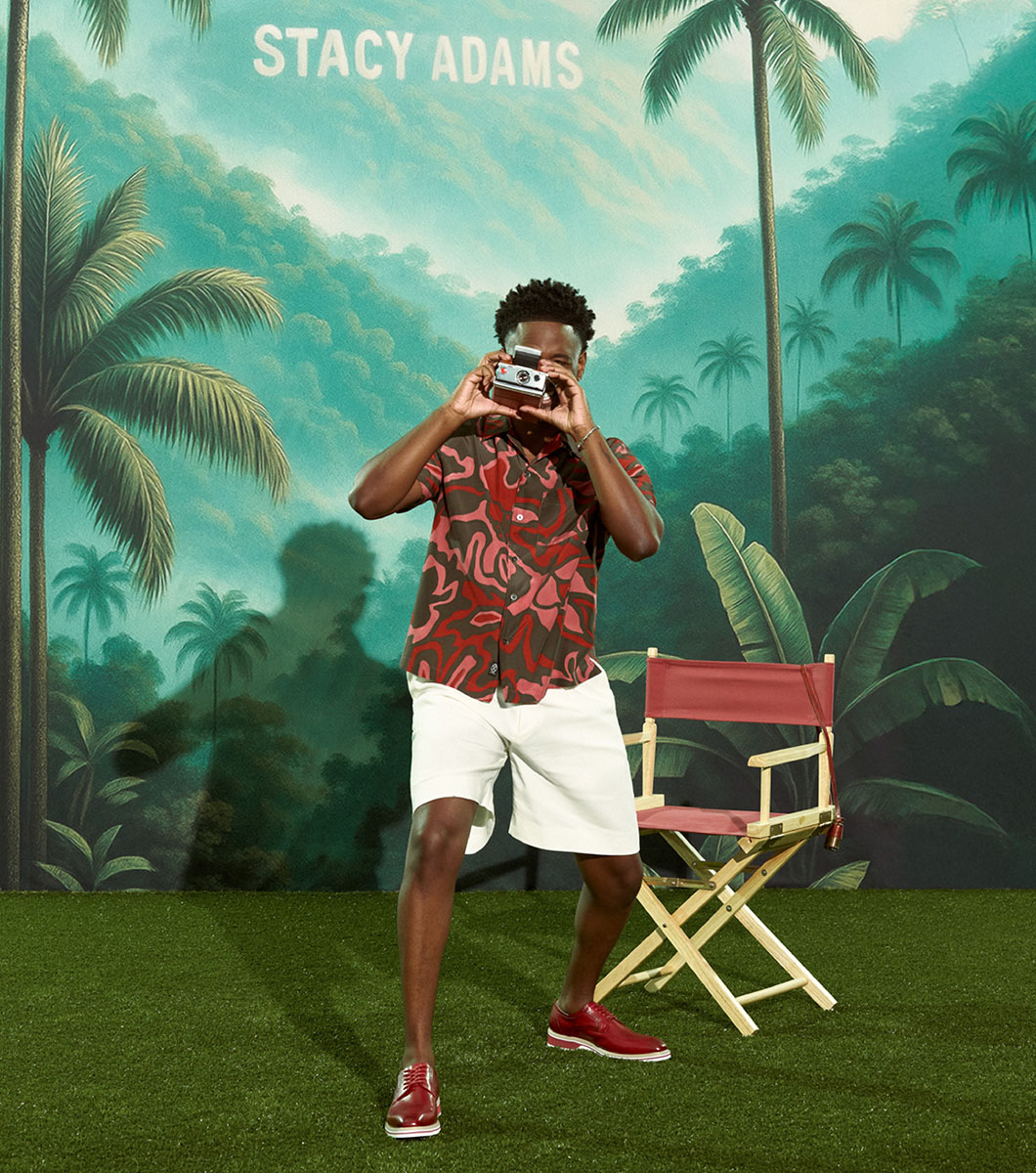 Barringer in Red Rotate View