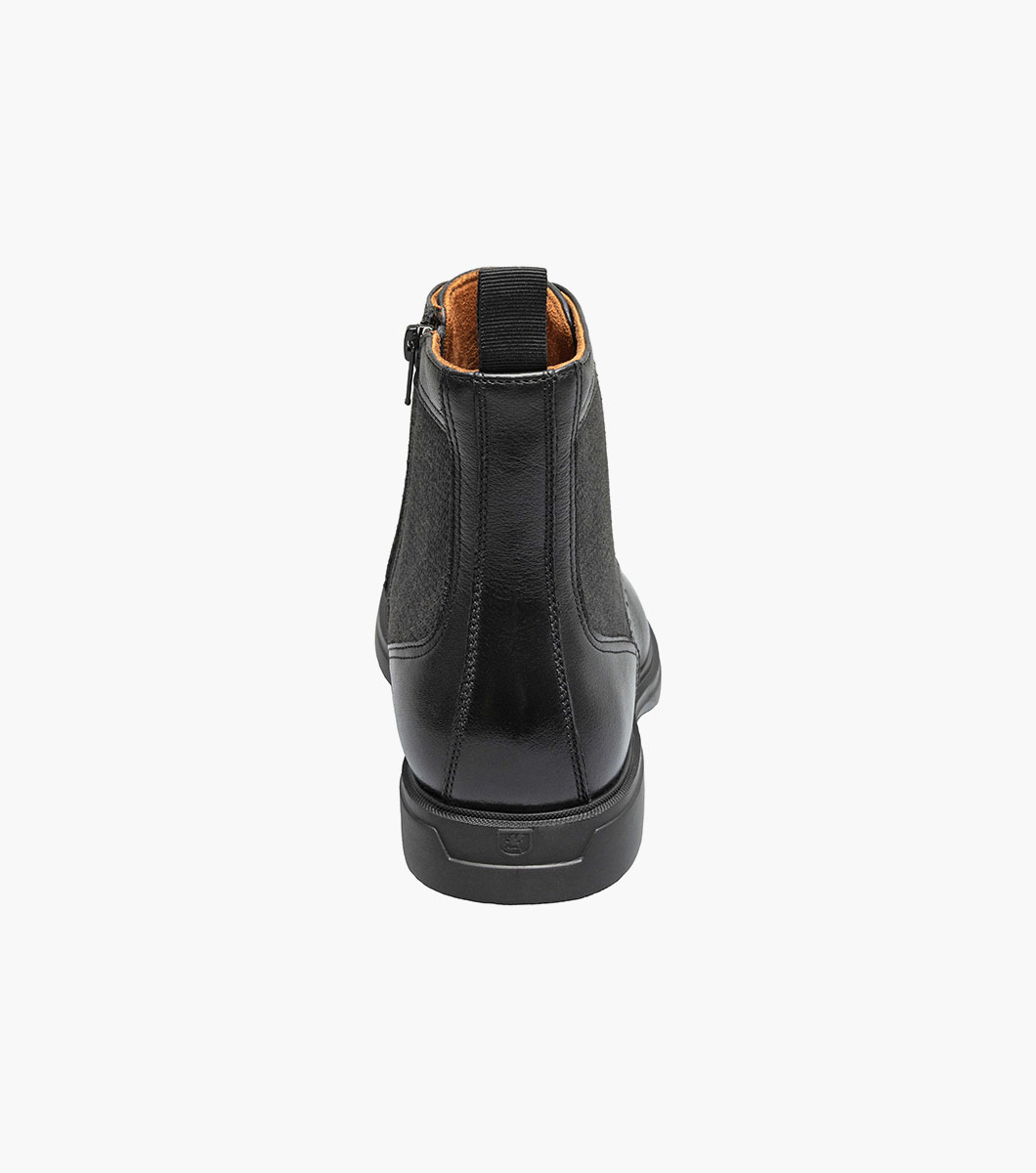 Thompson in Black Rotate View