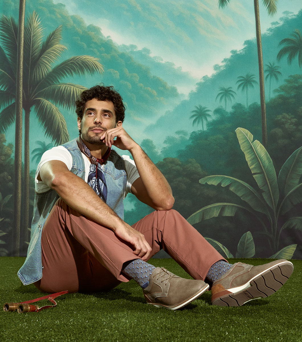 Phineas in Taupe Rotate View