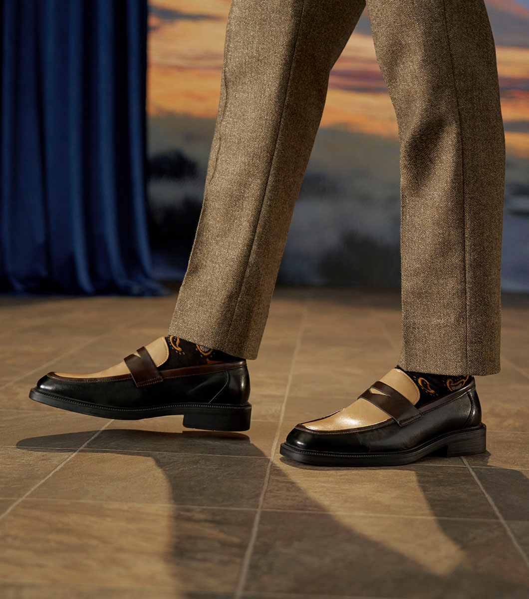 Everett in Black and Brown, View 9